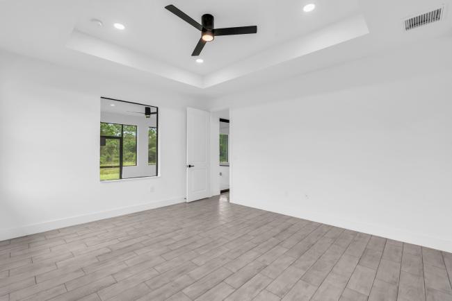 527 Millcreek St - Image# 18