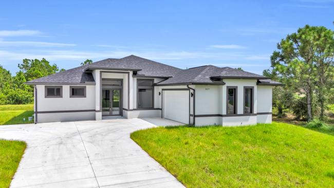 527 Millcreek St - Image# 2