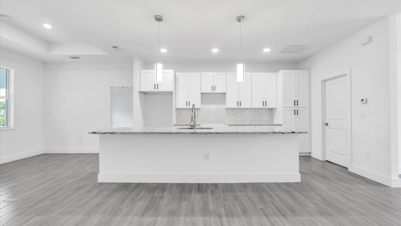 3828 21st St W - Image# 8