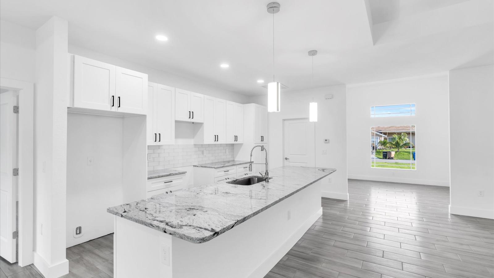 3828 21st St W - Image# 12