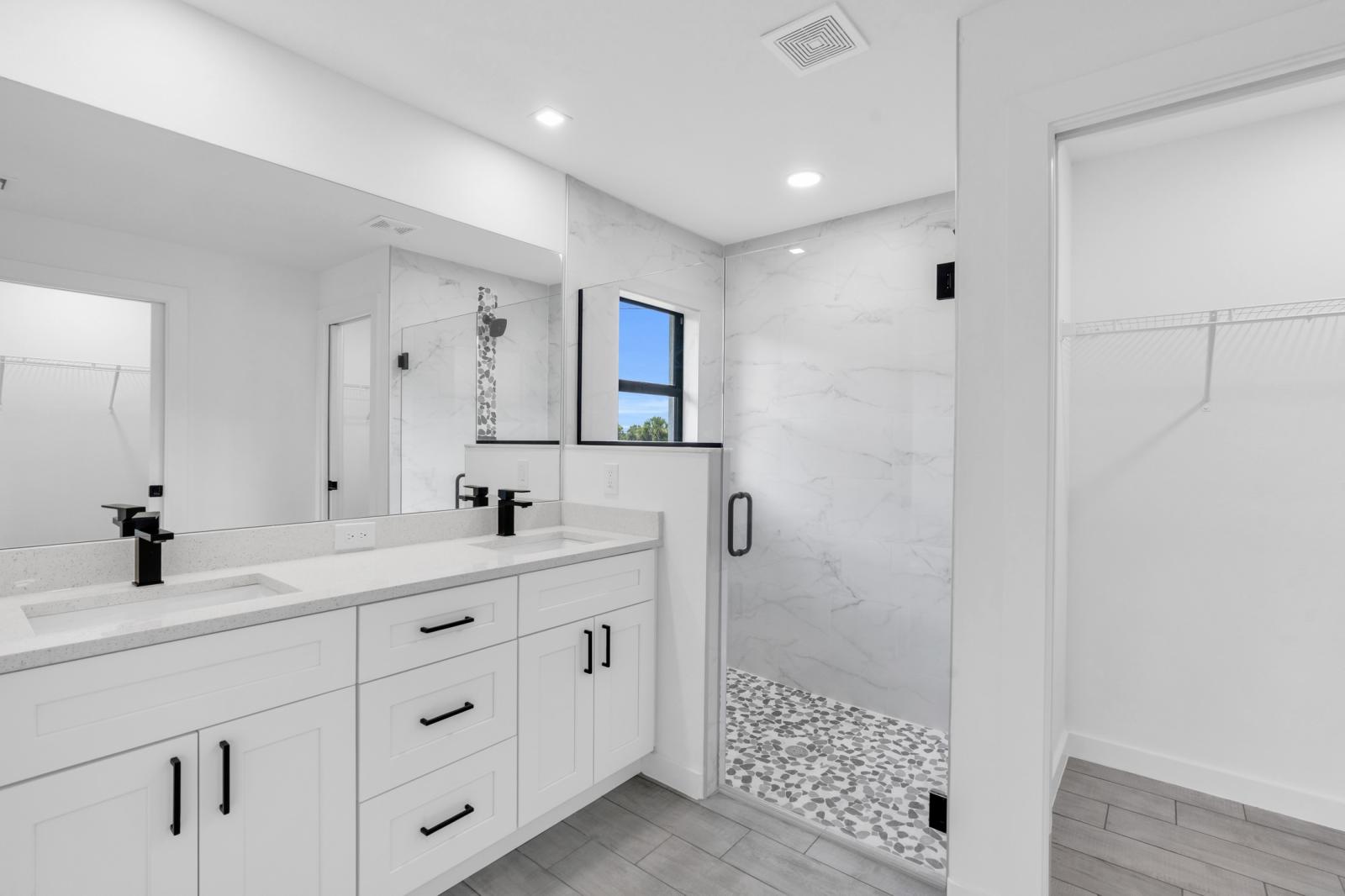 779 Asher St E - Image# 17