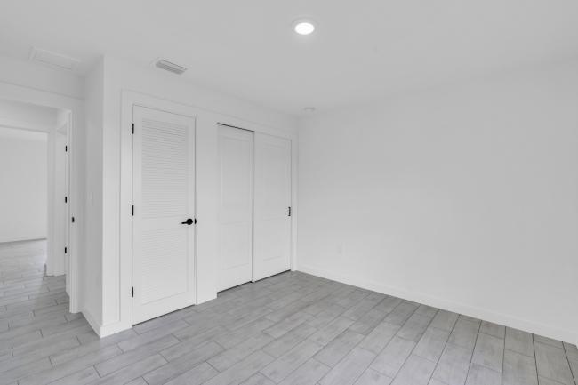 779 Asher St E - Image# 25