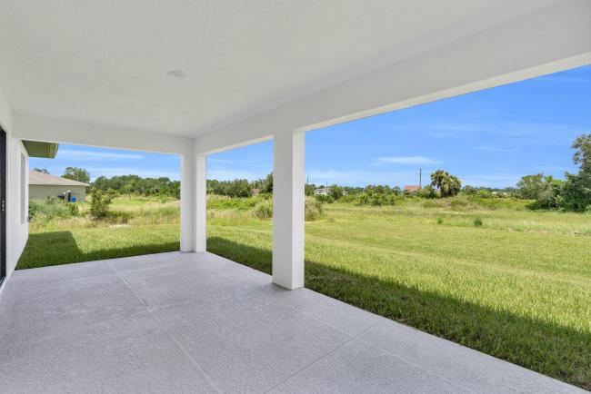 779 Asher St E - Image# 30