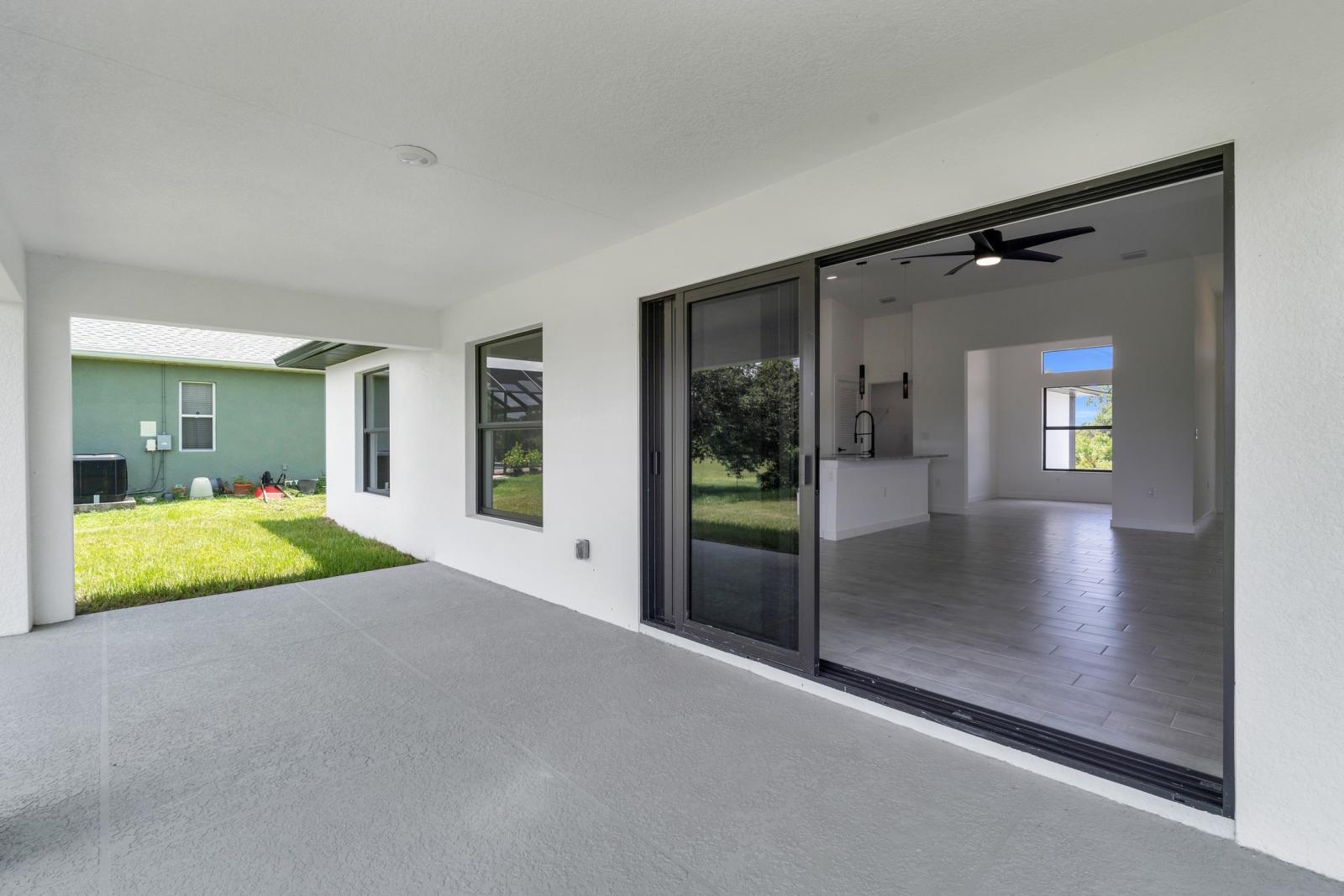 779 Asher St E - Image# 32