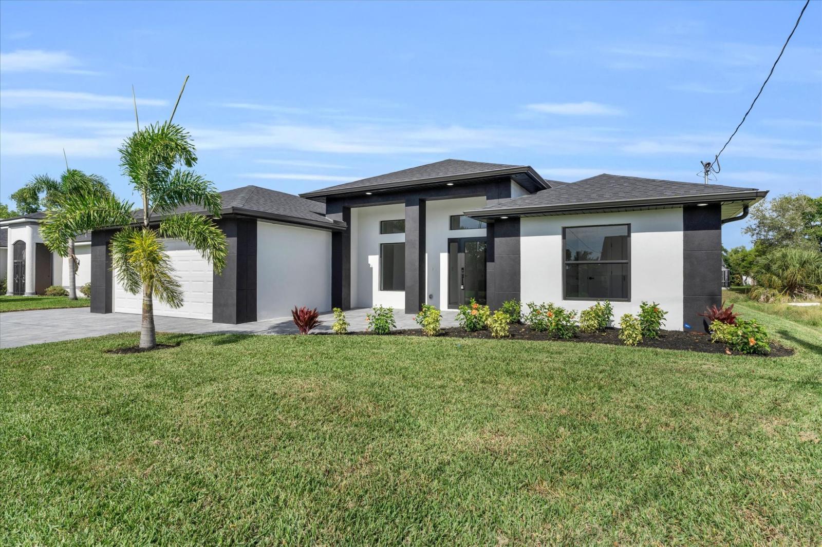 1211 SE Van Loon Terrace - Image# 2