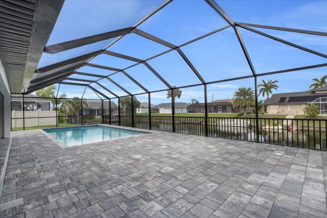 1211 SE Van Loon Terrace - Image# 37