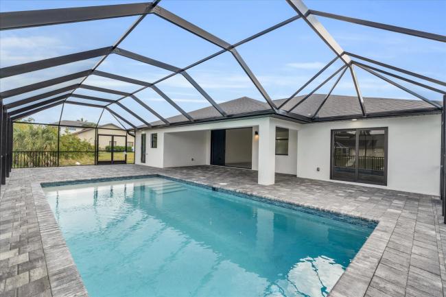 1211 SE Van Loon Terrace - Image# 39